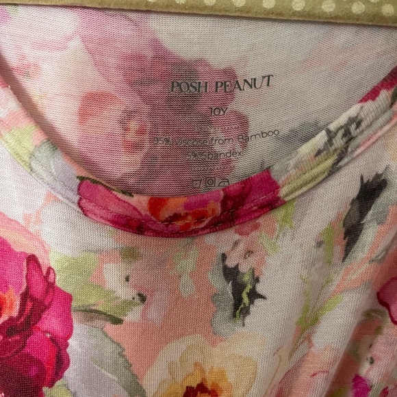 Posh Peanut Floral Top - Picture 5 of 6
